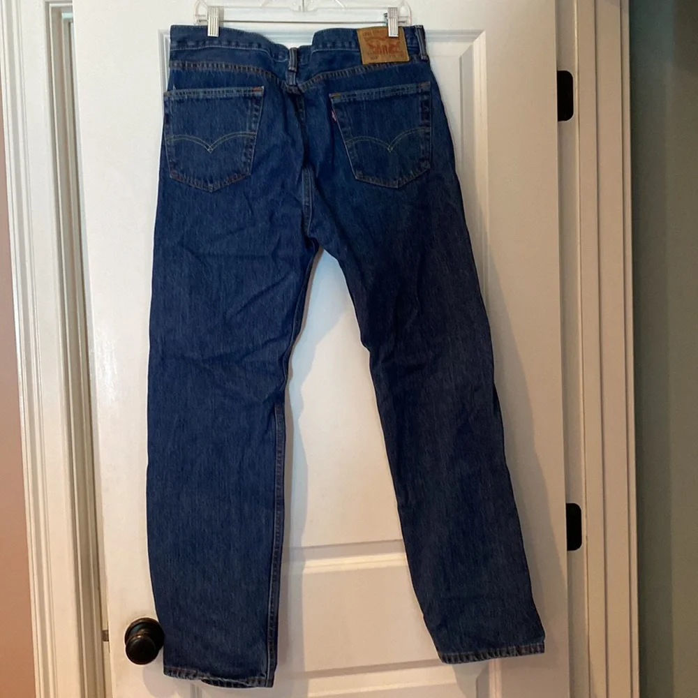 Men’s Levi’s 505 dark wash denim 35W X 32L. Excellent condition! - Picture 6 of 9